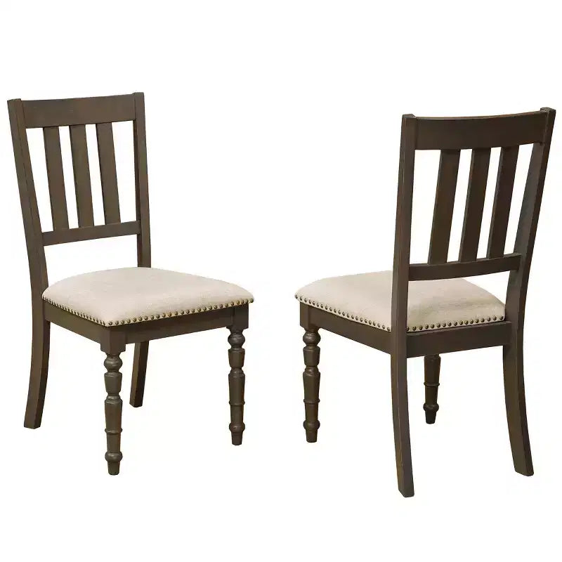 Set di 2 sedie da pranzo imbottite con borchie e gambe intagliate | Beige