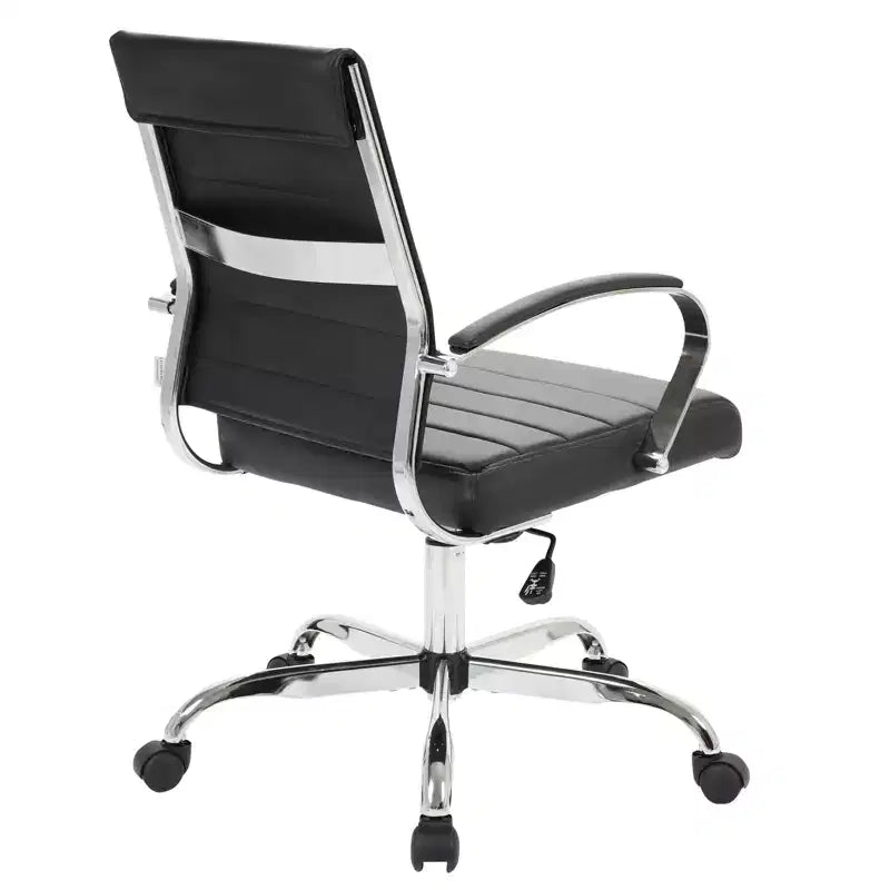 Sedia da ufficio direzionale a coste in pelle Mid-Century con base cromata | Girevole e reclinabile