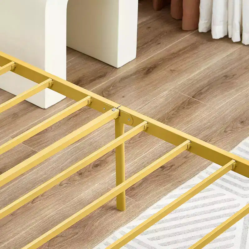 Struttura letto in metallo a volute con testiera e pediera