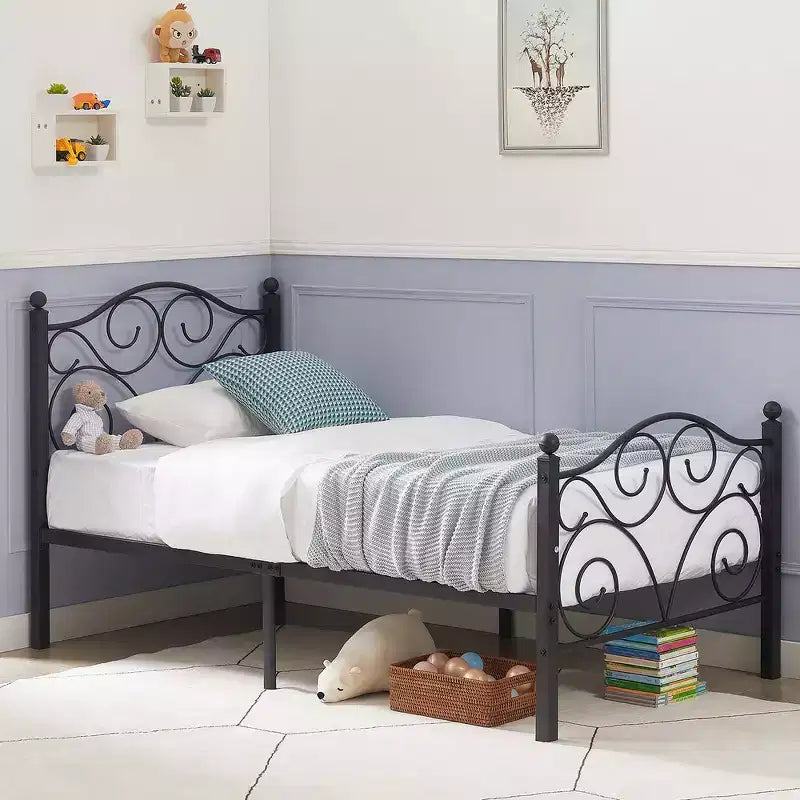 Struttura letto in metallo a volute con testiera e pediera