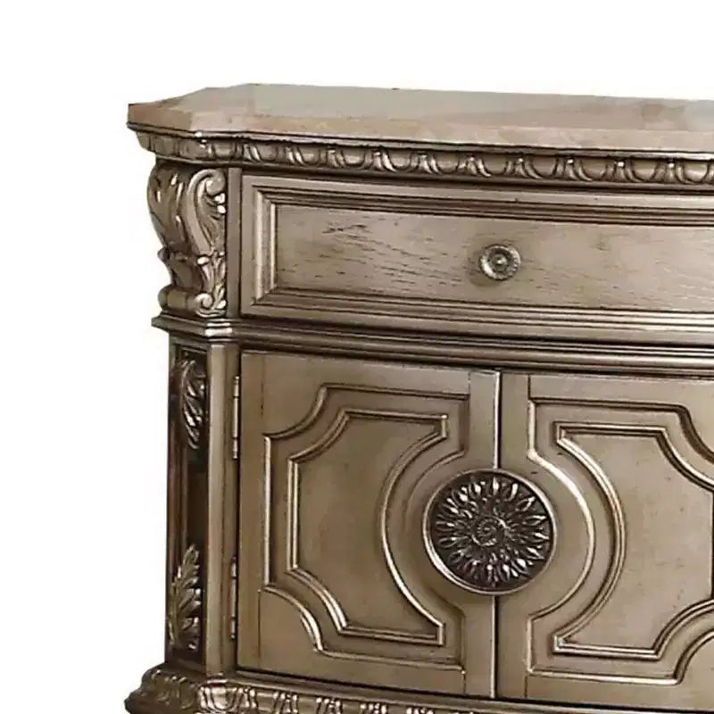 Comodino da 76 cm con cassetto e anta in argento | Tavolo da camera in legno di gomma