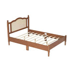 Letto a piattaforma in legno Queen/Full con testiera in rattan naturale