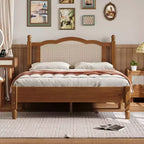 Letto a piattaforma in legno Queen/Full con testiera in rattan naturale
