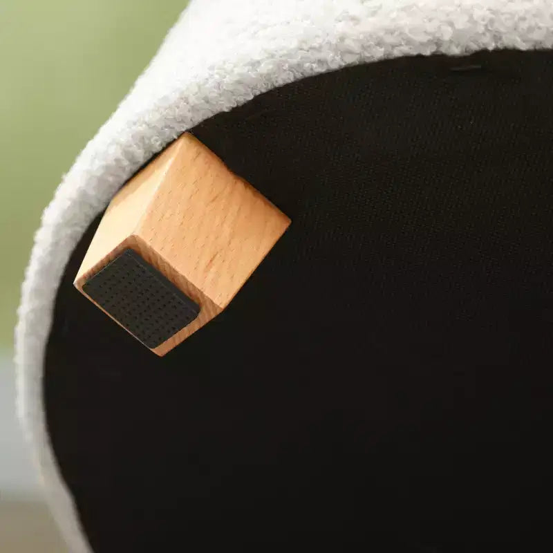 Pouf contenitore rotondo da 45 cm | in pile Teddy con bottoni e gambe in legno